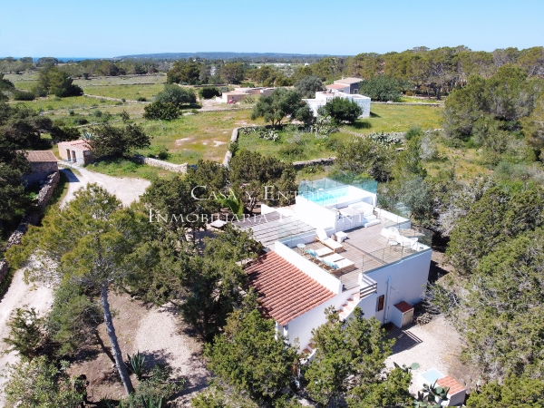 Casa di campagna molto bella in stile mediterraneo a Formentera.