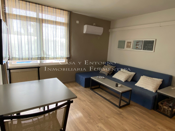 Apartamento molto carino, completamente ristrutturato e con ottimo gusto.