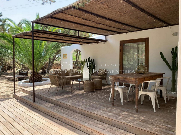 Casa di campagna molto bella in stile mediterraneo a Formentera.
