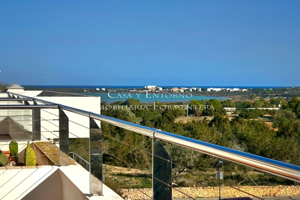 Elegante attico Vista Campi e Mare a Formentera