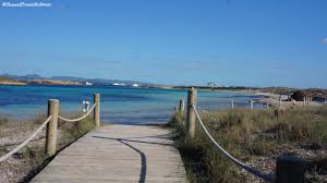 MARE, SPIAGGA E DELIZIE CULINARIE: LA COSTA DI ILLETES